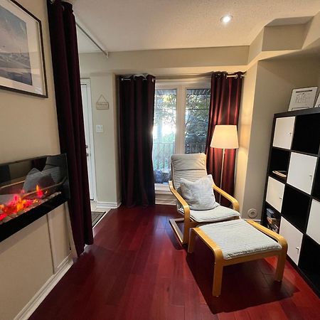 Stunning Rooms In Townhouse Across The Beach Toronto Kültér fotó